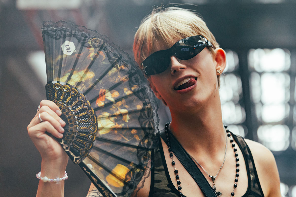 Loading... just a sec